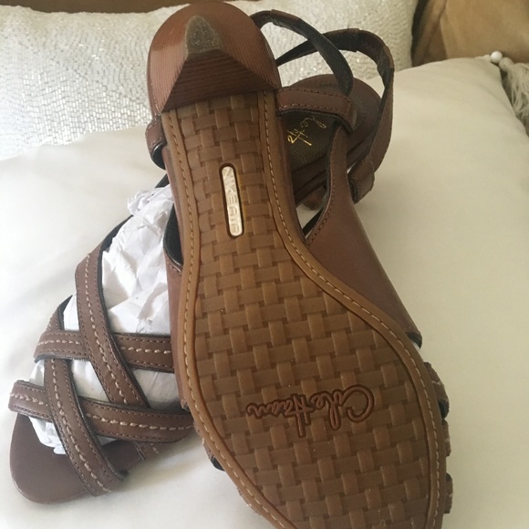 COLE HAAN LEATHER SANDALS, Size 6 - Picture 4 of 5